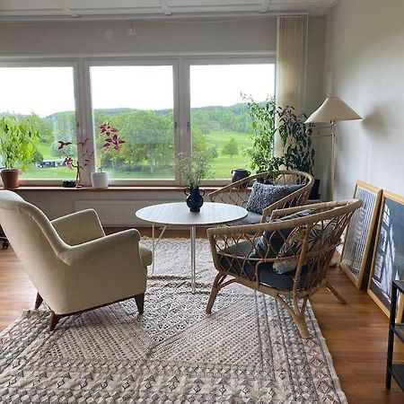 Apartment Right Next To The Golf Course And With The Ocean Just Around The Corner Ljungskile Dış mekan fotoğraf