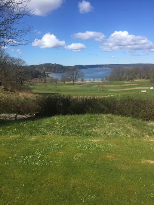 Apartment Right Next To The Golf Course And With The Ocean Just Around The Corner Ljungskile Dış mekan fotoğraf